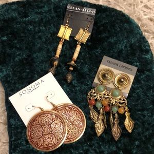 Bundle of beautiful fashion earrings